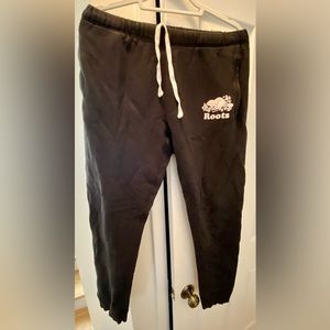 Roots Medium Sweatpants Black small rip